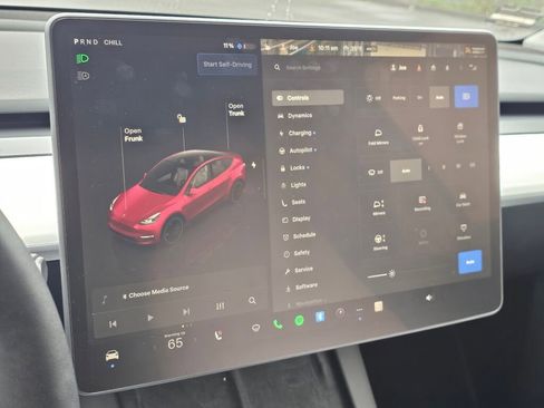 Used 2024 Tesla Model Y Performance image 29