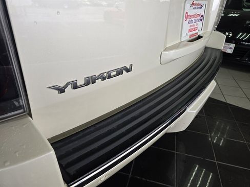 Used 2013 GMC Yukon Denali AWD/4WD image 32