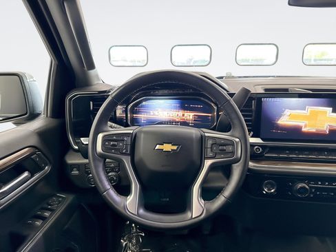 Used 2023 Chevrolet Silverado 1500 LT AWD/4WD image 12