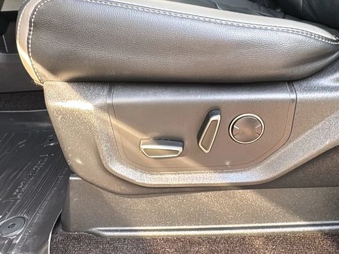 Used 2018 Ford F150 Raptor w/ Equipment Group 802A Luxury AWD/4WD image 26
