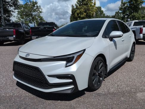Certified 2026 Toyota Corolla SE FWD image 2