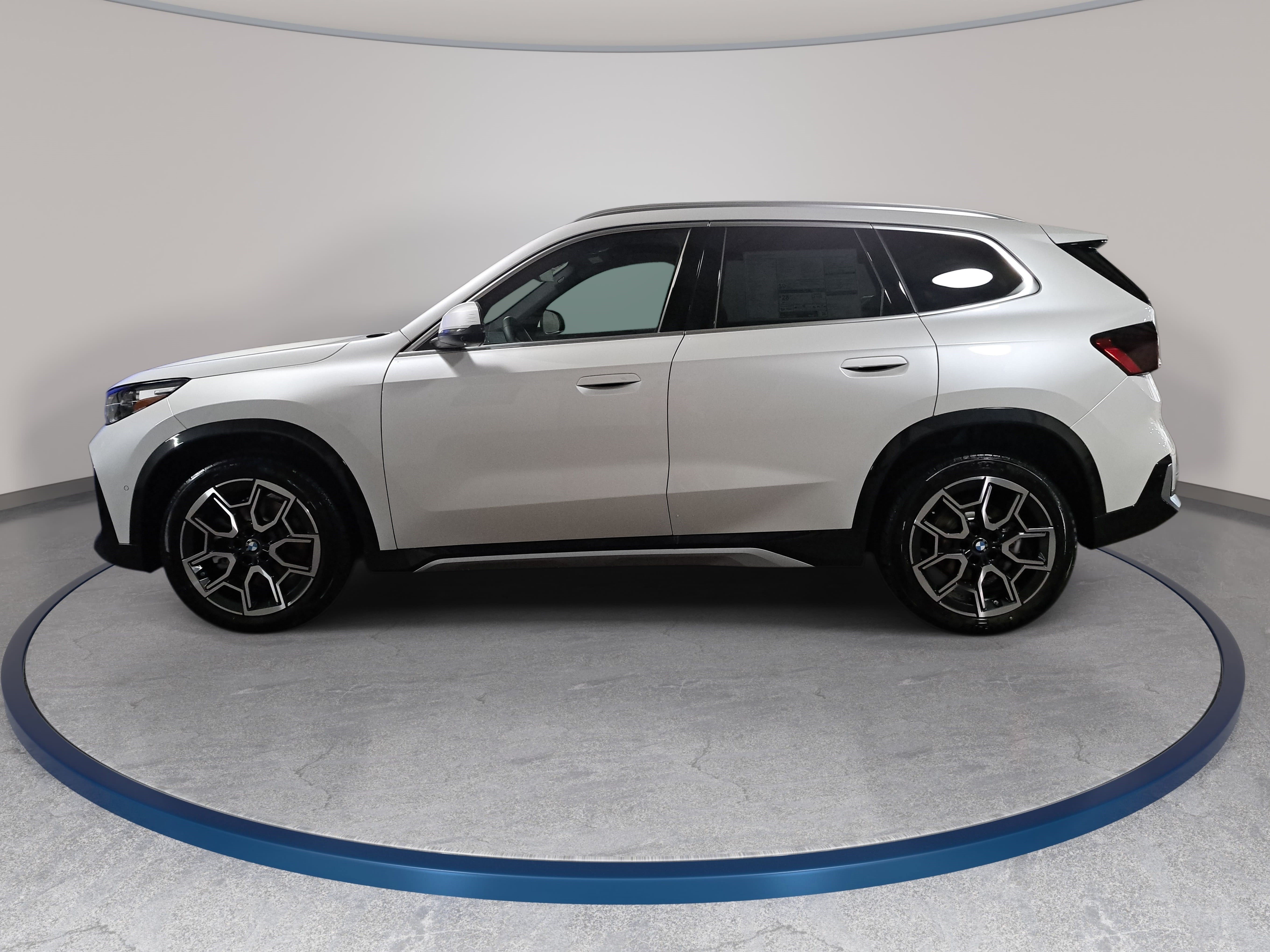 Certified 2027 BMW X1 xDrive28i AWD/4WD image 8