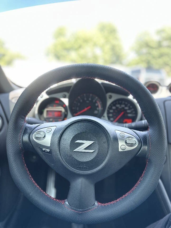 Used 2014 Nissan 370Z Coupe RWD image 17