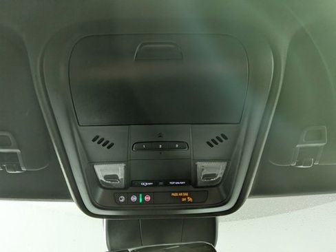 Certified 2025 Cadillac XT4 Premium Luxury image 22