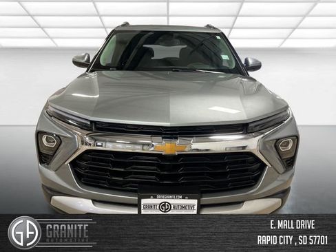 Used 2025 Chevrolet TrailBlazer LT w/ Convenience Package AWD/4WD image 9