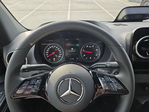 New 2025 Mercedes-Benz Sprinter 2500 image 10