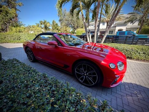 Used 2023 Bentley Continental GT Azure image 11