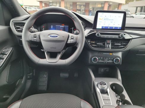 Used 2025 Ford Escape ST-Line image 16