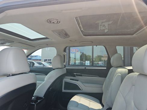 Used 2020 Kia Telluride SX w/ Towing Package FWD image 19
