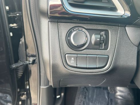 Used 2021 Chevrolet Spark LT FWD image 17