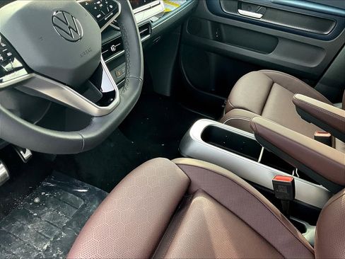 New 2025 Volkswagen ID. Buzz Pro S RWD image 14