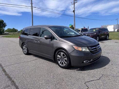 Used 2016 Honda Odyssey Touring Elite image 1
