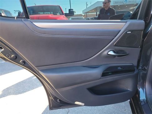 Used 2024 Lexus ES 300h F Sport image 13