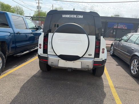 Used 2022 Land Rover Defender 110 S image 5