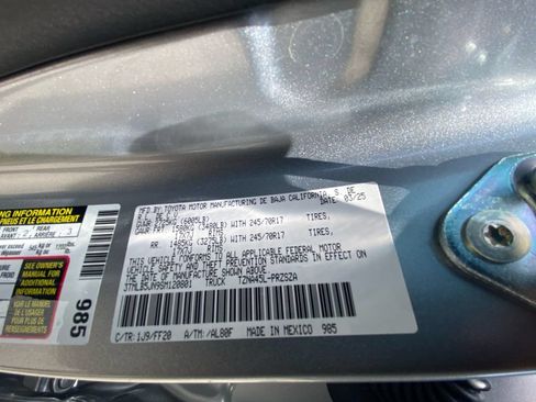 Used 2025 Toyota Tacoma SR5 AWD/4WD image 28