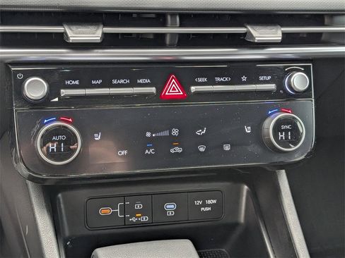 Certified 2025 Hyundai Santa Cruz SEL image 17