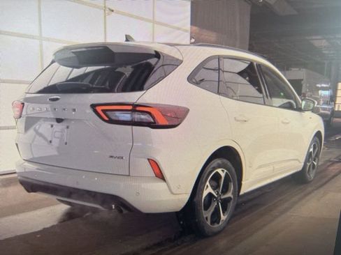 Used 2023 Ford Escape ST-Line Elite w/ Premium Technology Package image 2