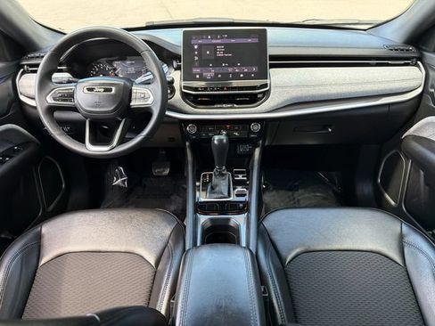 Used 2023 Jeep Compass Latitude AWD/4WD image 20