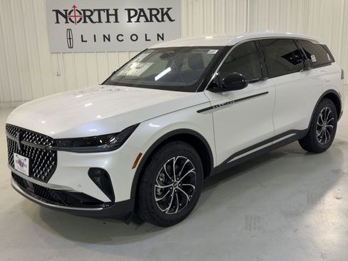 New 2026 Lincoln Nautilus Premier AWD/4WD image 5