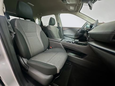 Used 2023 Nissan Rogue SV FWD image 29