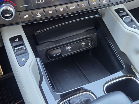 Certified 2024 Kia Telluride SX image 17