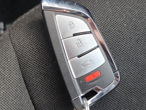 Used 2022 Jeep Renegade Sport w/ Sport Appearance Group FWD image 37