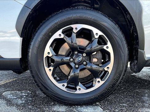 Used 2023 Subaru Crosstrek 2.0i Premium image 9