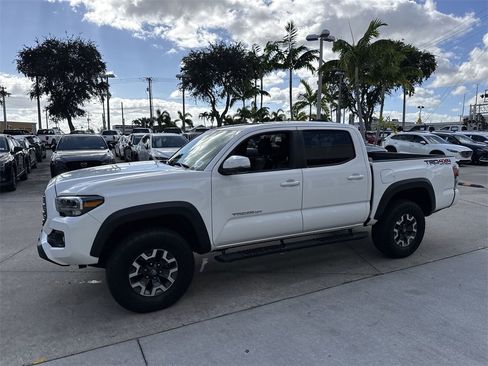 Used 2023 Toyota Tacoma TRD Off-Road image 11