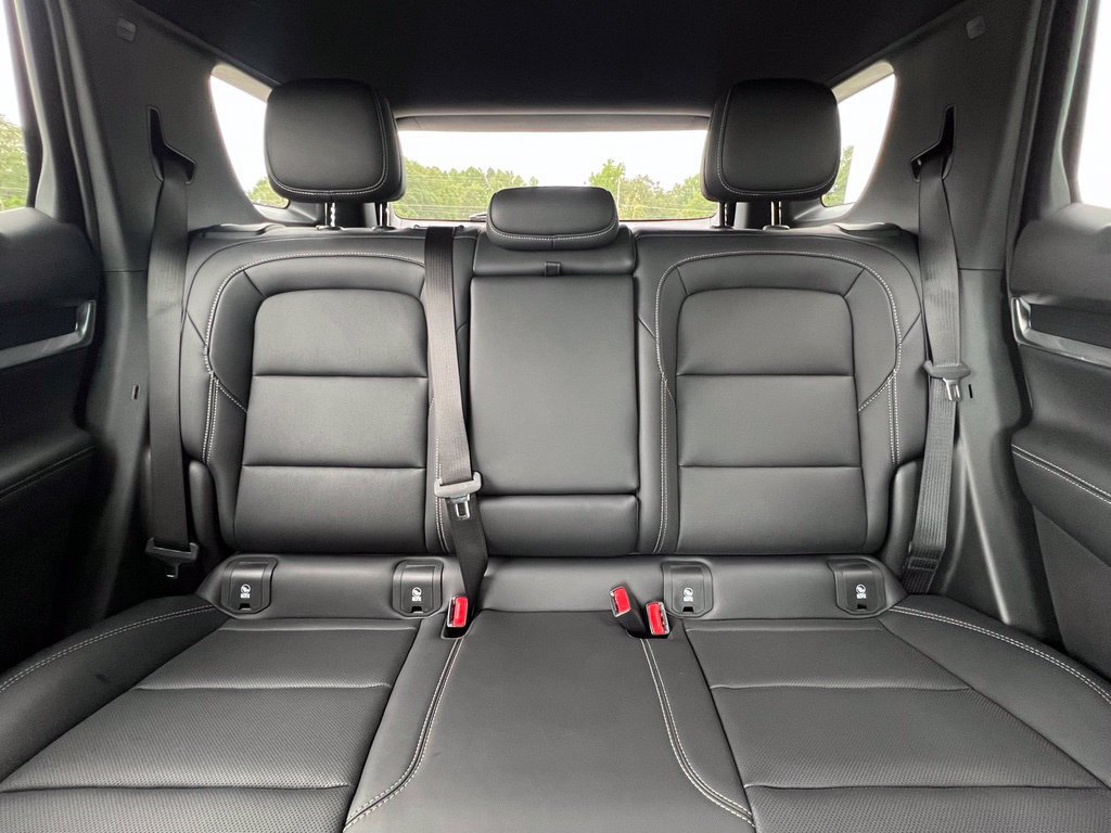 New 2027 GMC Terrain Elevation w/ Elevation Premium Package FWD image 11