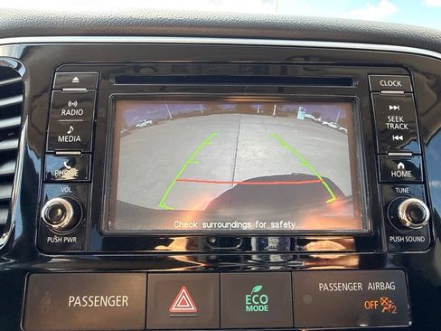 Used 2016 Mitsubishi Outlander SE AWD/4WD image 15