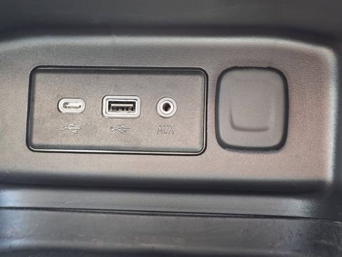 Used 2023 Chevrolet Equinox LS w/ LS Convenience Package FWD image 6