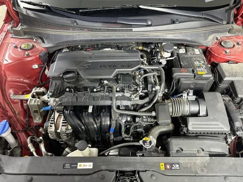 Used 2025 Hyundai Elantra SEL FWD image 9