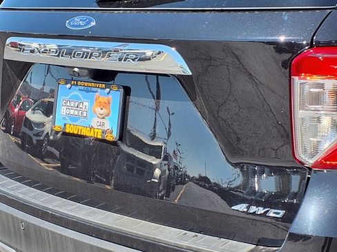 Used 2024 Ford Explorer XLT w/ Equipment Group 202A image 27