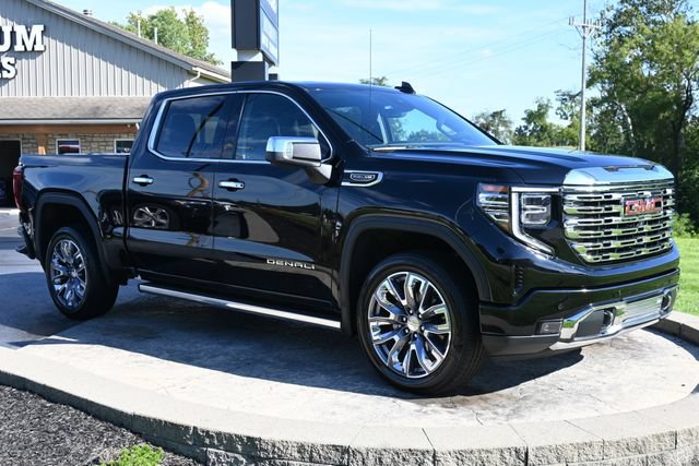 Used 2023 GMC Sierra 1500 Denali w/ Denali Reserve Package AWD/4WD image 3