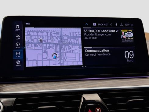 Used 2021 BMW 530e w/ Premium Package image 9