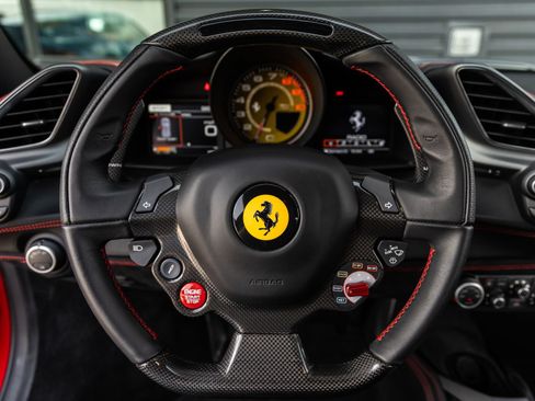 Used 2017 Ferrari 488 GTB RWD image 38
