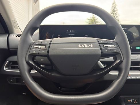 New 2026 Kia K4 FWD image 19