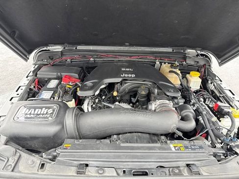 Used 2021 Jeep Gladiator Sport image 13