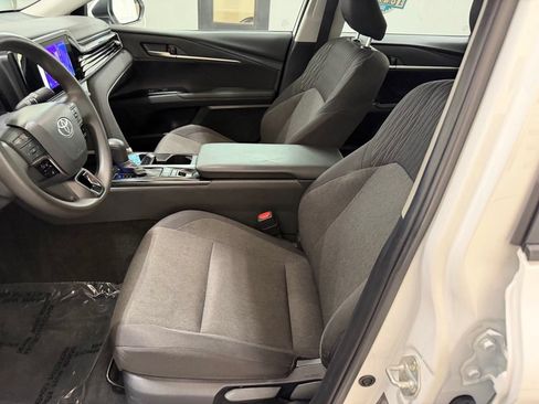 Used 2025 Toyota Camry LE FWD image 26