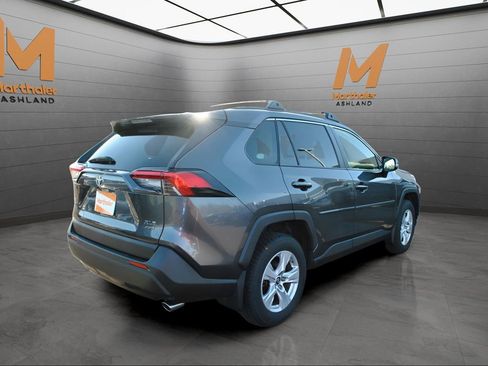 Used 2019 Toyota RAV4 XLE w/ Convenience Package AWD/4WD image 4