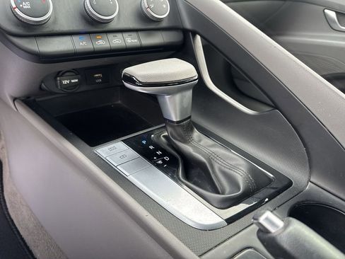 Used 2024 Hyundai Elantra SE image 20