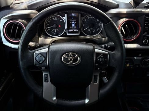 Used 2022 Toyota Tacoma SR5 RWD image 14