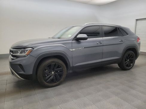 Used 2023 Volkswagen Atlas Cross Sport SE image 2