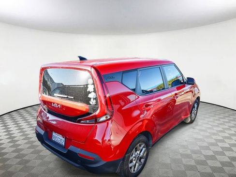 Used 2022 Kia Soul LX w/ Technology Package image 6