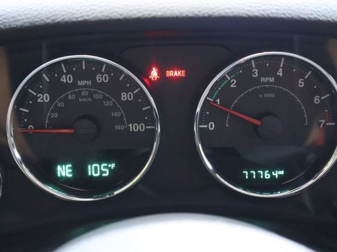 Used 2015 Jeep Wrangler Unlimited Sahara AWD/4WD image 8