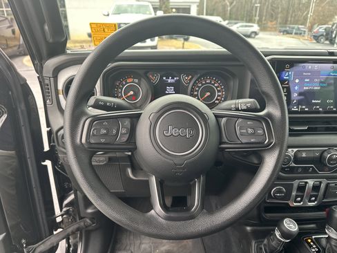 Used 2024 Jeep Wrangler Sport image 23