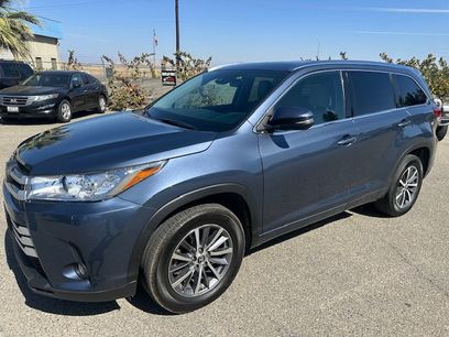 Used 2018 Toyota Highlander XLE w/ Carpet Mat Package (TMS)