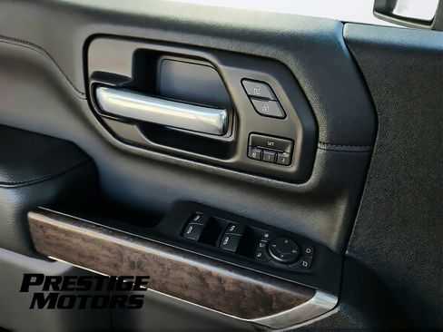 Used 2022 GMC Sierra 3500 Denali w/ Denali Ultimate Package AWD/4WD image 27