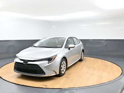 Used 2024 Toyota Corolla LE FWD image 6