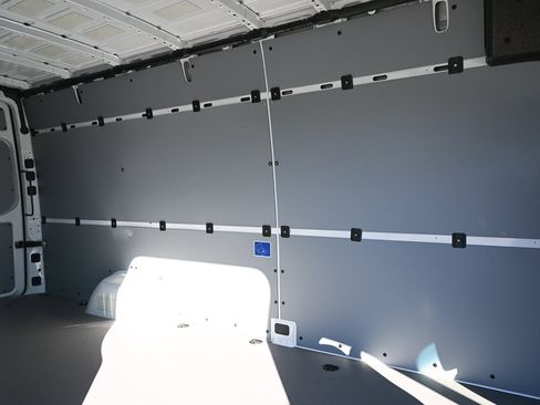 Used 2025 Mercedes-Benz Sprinter 2500 image 22